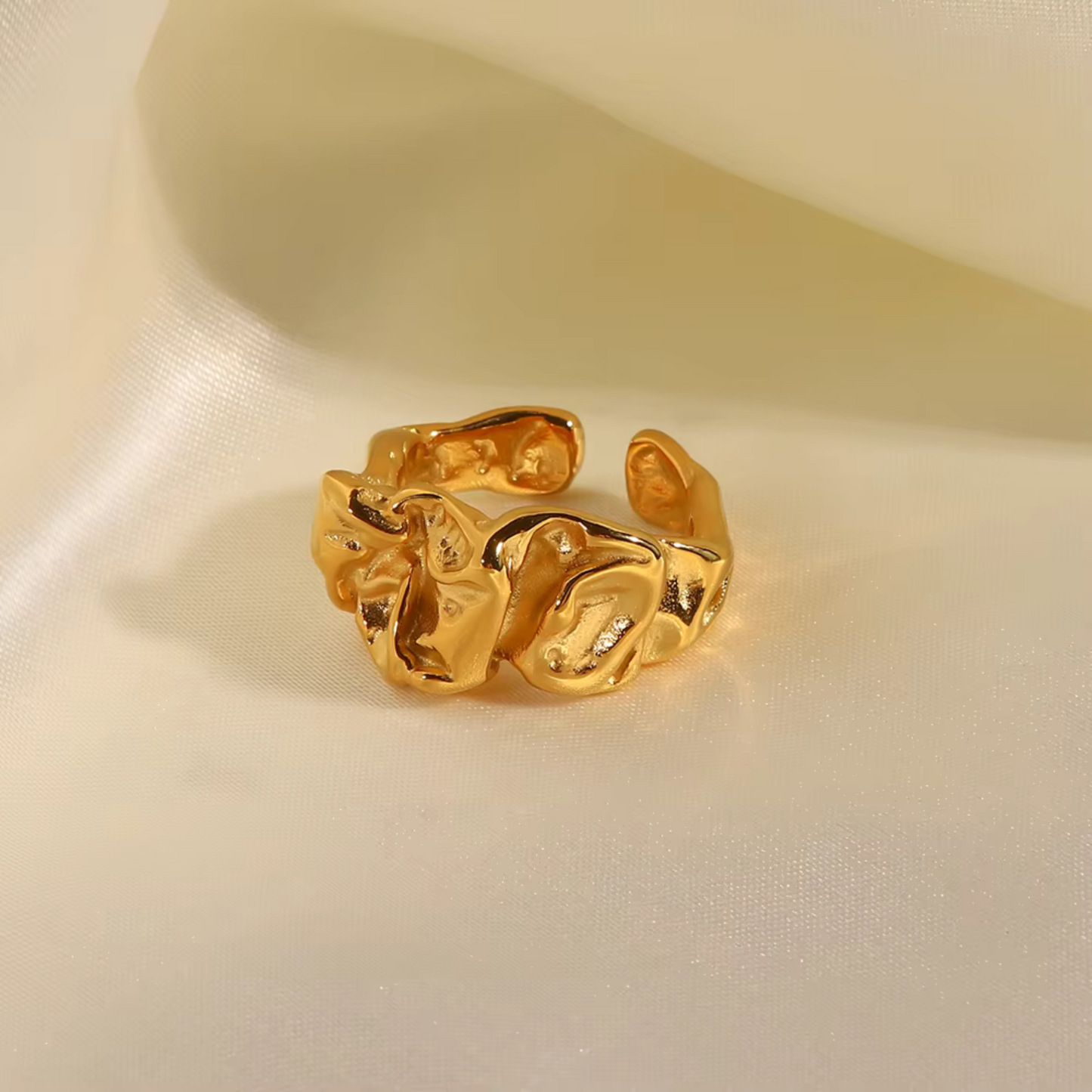 Mira Sculpt Ring